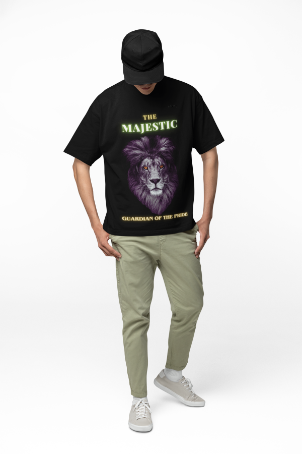 Majestic Lion Head T-Shirt in Black, size XS from PodLyft.