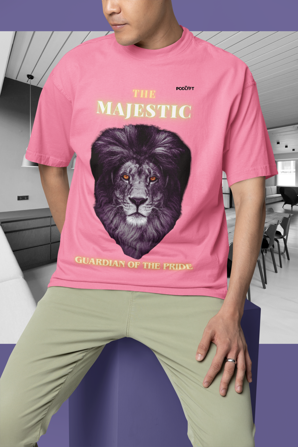 Majestic Lion Head T-Shirt in Flamingo, size S from PodLyft.