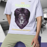 Majestic Lion Head T-Shirt in Lavender, size M from PodLyft.